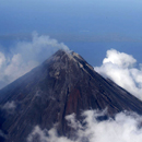 Photo: Lava flows from Philippine volcano; thousands flee