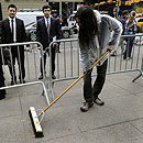 Photo: Showdown looms between Wall St protesters and cops