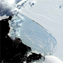 Photo: Western Antarctic ice chunk collapses